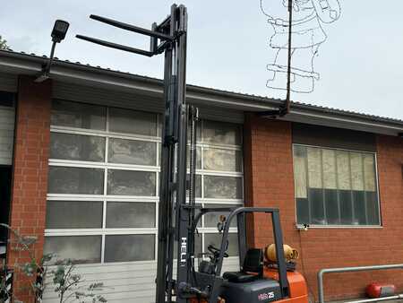 Treibgasstapler 2012  Heli CPQD 25 H (9)