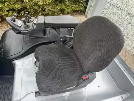 Elektro 4 Rad 2015  Still RX 60-30 (4)