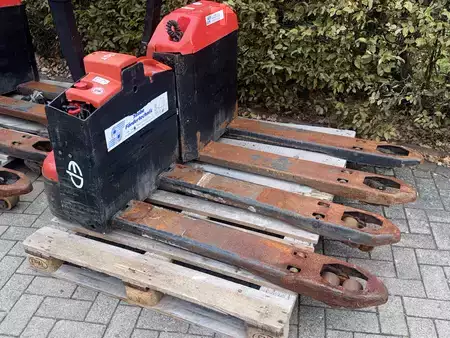 Patín Eléctrico 2024  EP Equipment WPL202    // 4 Stück,,ein Preis (2)