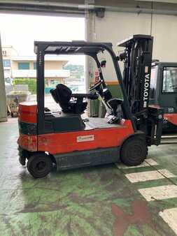 Reachstacker 2005  Toyota 7FBM30 (2)