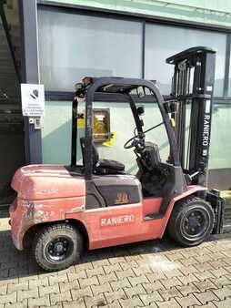 Diesel Forklifts 2011  Raniero RC30 (1)