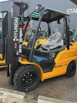 Dízel targoncák 2025  Hyundai 35DE-9V (1)