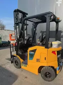 El truck - 4 hjulet 2025  Hyundai 16BE-X (2)
