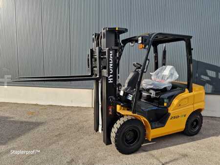 Diesel heftrucks 2023 Hyundai 25D-9V (1)