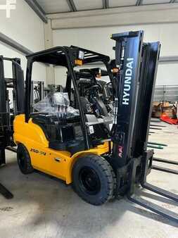 Diesel heftrucks 2023 Hyundai 25D-9V (3)