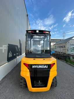 Hyundai 50B-9