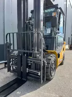 Wózki widłowe diesel 2025  XCMG XCF30KT (2)