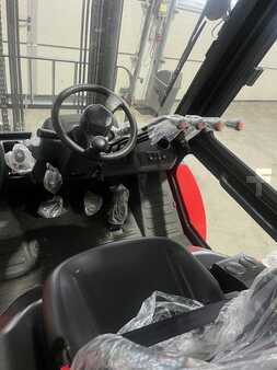 Terénní vysokozdvižný vozík 2025  UN Forklift N35 4x4 (8)