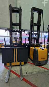 Lodret ordreplukker 2009  Jungheinrich EKS312 (1)