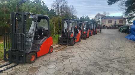 Gázüzemű targoncák 2018  Linde H25-02 (3)