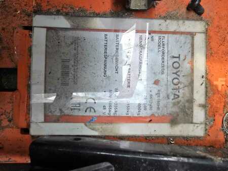 Carrelli retrattili 2018 Toyota RRE160 (3)