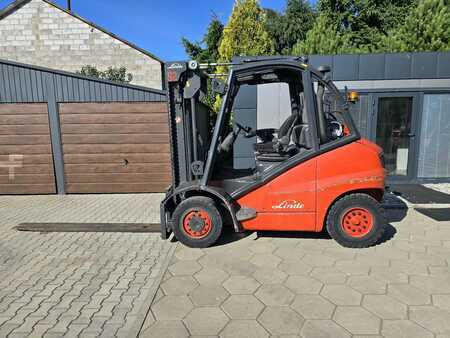 Carrelli elevatori GPL 2005 Linde H40T (3)