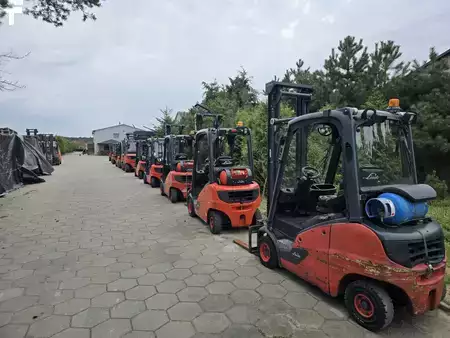 Gázüzemű targoncák 2017  Linde H18T (4)