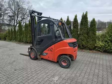 Dízel targoncák 2017  Linde H25D-02/600 (2)