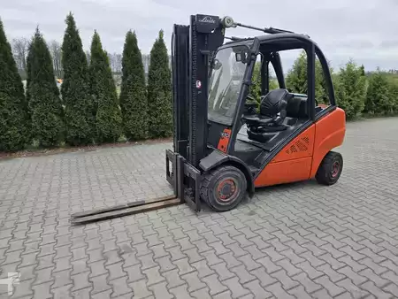 Gázüzemű targoncák 2010  Linde H30T (1)