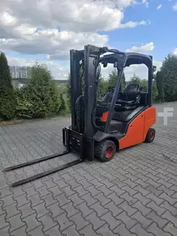 Gázüzemű targoncák 2019  Linde H20T-01 (1)