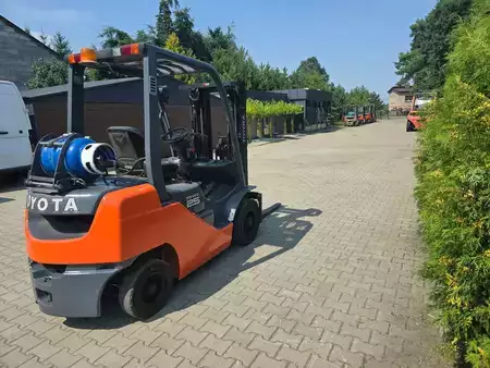 Gas gaffeltruck 2018  Toyota 02-8FGF25 (2)