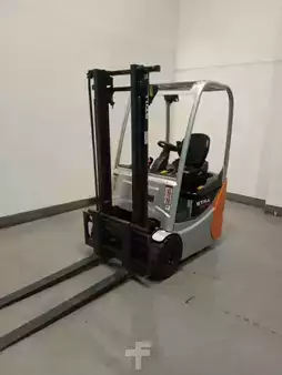 Elektromos 4 kerekű 2016  Still RX 50-10 (1)