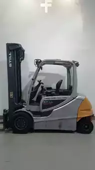 Carrelli elettrici 4 ruote 2015  Still RX 60-40 (3)