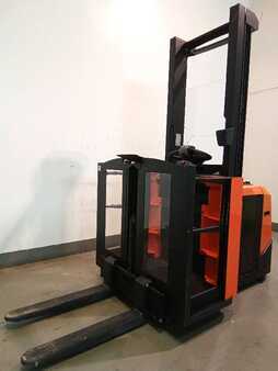 Vertikal-Kommissionierer 2017  BT OME 100 N (1)