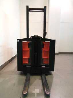 Vertikal-Kommissionierer 2017  BT OME 100 N (2)