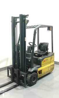 Carrelli elettrici 4 ruote 2004  OM XE 15/3 (1)