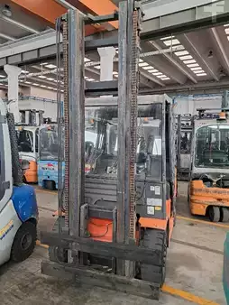 Empilhador diesel 2004  Lugli 455 E (2)