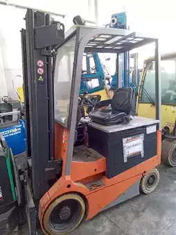 Eléctrico - 4 rodas 2005  Carer C 20 B (1)