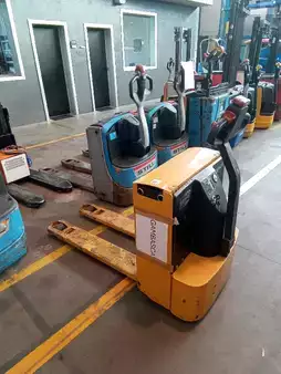 Wózki niskiego podnoszenia 2009  Samag LOGIS 16 (1)