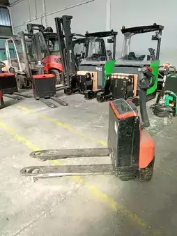 Electric Pallet Trucks 2017  BT LWE 160 (3)