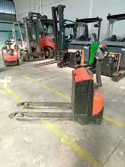 Electric Pallet Trucks 2016  BT LWE 180 (3)