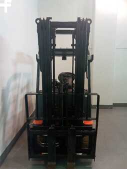 Eléctrica de 4 ruedas 2017  Toyota 8FBMT35 (2)