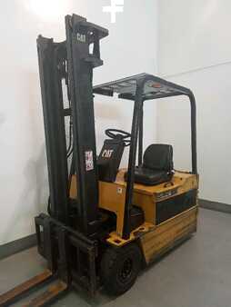 Eléctrica de 4 ruedas 1995  CAT Lift Trucks EP 18T (1)