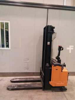 Wózki z platformą operatora 2003  BT LSV 1250/11 (1)