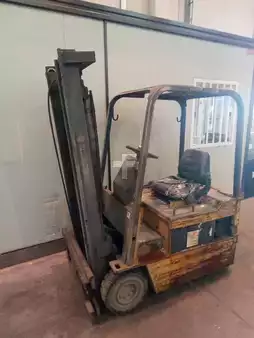 Sähkö - 4 pyör - CAT Lift Trucks F 35 (1)