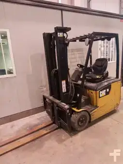 Elektromos 4 kerekű 2017  CAT Lift Trucks EP 18 CPNT (1)
