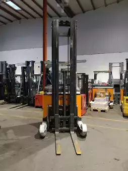 Reach Truck 2009  Still FM-X 14 (2)