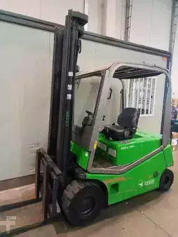 Elektryczne 4-kołowe 1999  Cesab BLITZ 300 L (1)