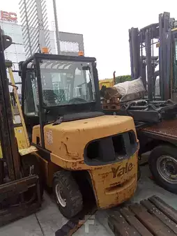 Empilhador diesel 2004  Yale GDP 45 (2)