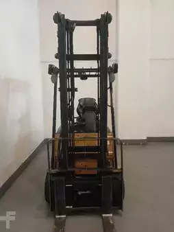 Eléctrico - 4 rodas 2012  CAT Lift Trucks EP 20 PNT (2)