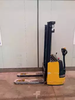 Pallet Stackers - OM CL 10.5 (1)