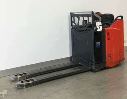 Nízkozdvižný vozík 2023  Linde T25SP (2)