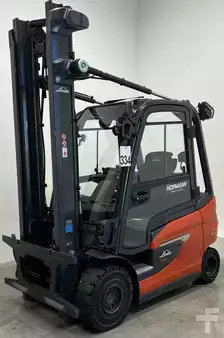 Chariots électriques à 4 roues 2024  Linde E30 (1)