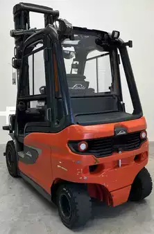 Chariots électriques à 4 roues 2024  Linde E30 (5)
