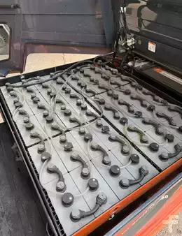 Eléctrica de 4 ruedas 2020  Toyota 8FBMT25 (4)