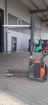 Pallet Stackers 2014  BT SWE 200D (2)