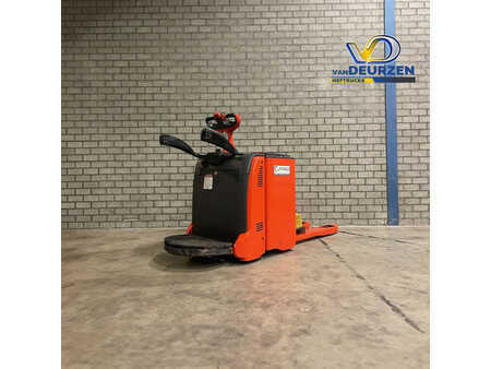 Porta-paletes manual 2011  Linde T20AP (1)