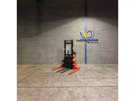 Apilador eléctrico 2013 Linde L12AS (3)