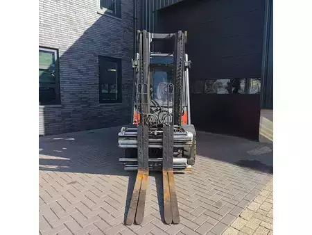 Diesel heftrucks 2016  Linde H30D-02 (1)