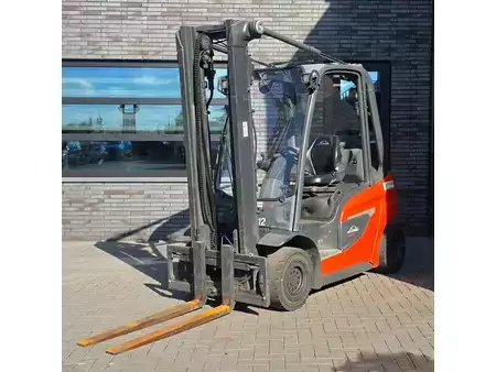 Diesel heftrucks 2020  Linde H20D-01 (1)